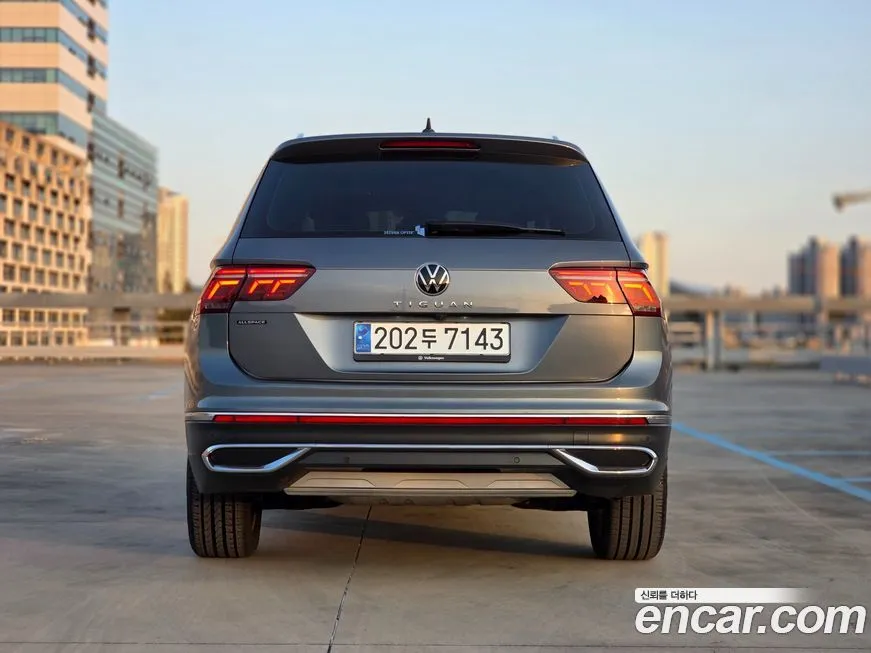 Volkswagen Tiguan — фото 6