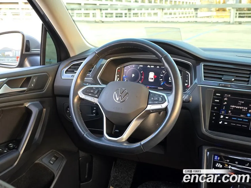 Volkswagen Tiguan — фото 7