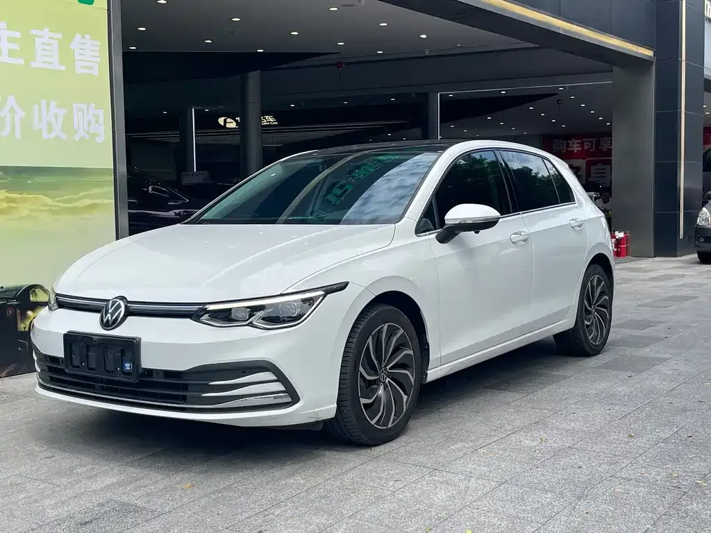 Volkswagen Golf 2023 из CN, фото 1
