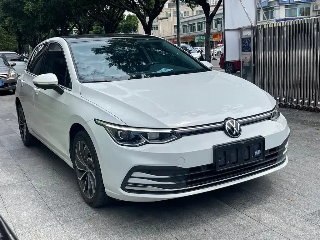 Volkswagen Golf 2023 из CN, фото 3