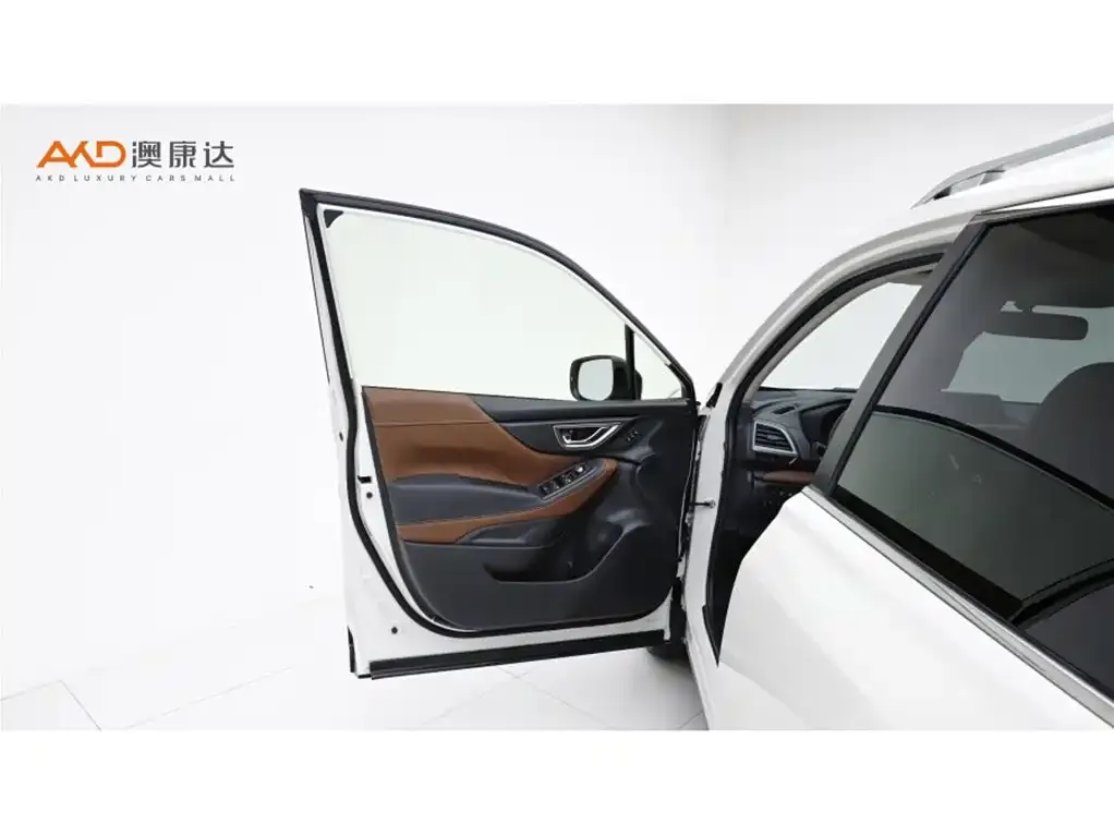 Subaru Forester 2023 из CN, фото 10