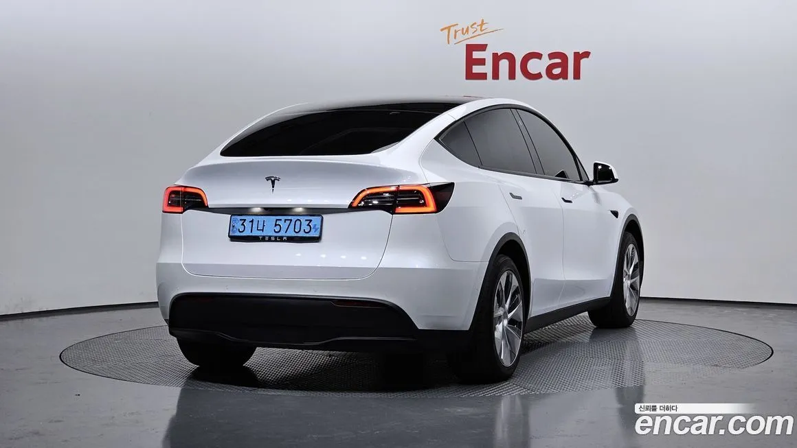 Tesla Model Y 2021 из KR, фото 2