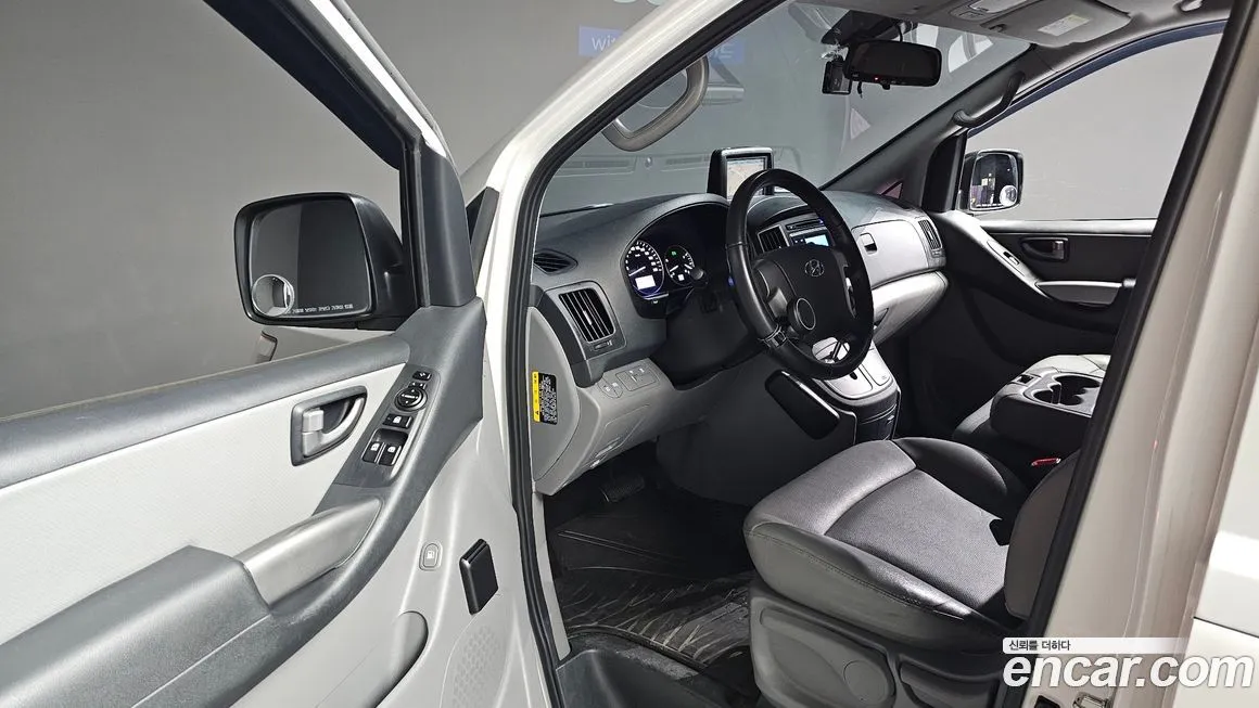 Hyundai Starex — фото 10