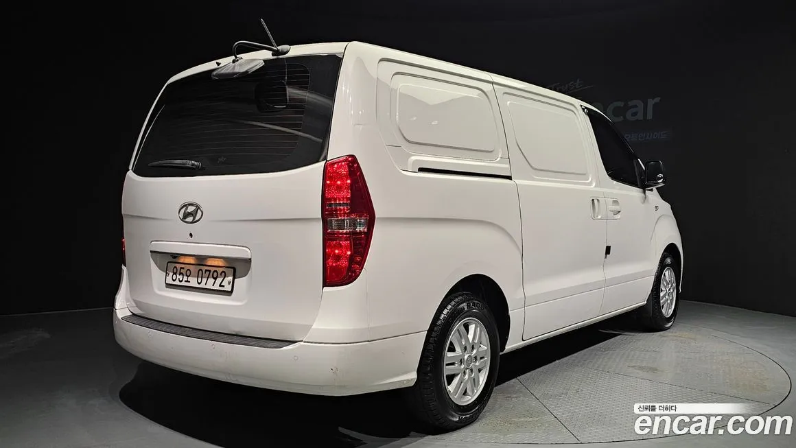 Hyundai Starex — фото 2