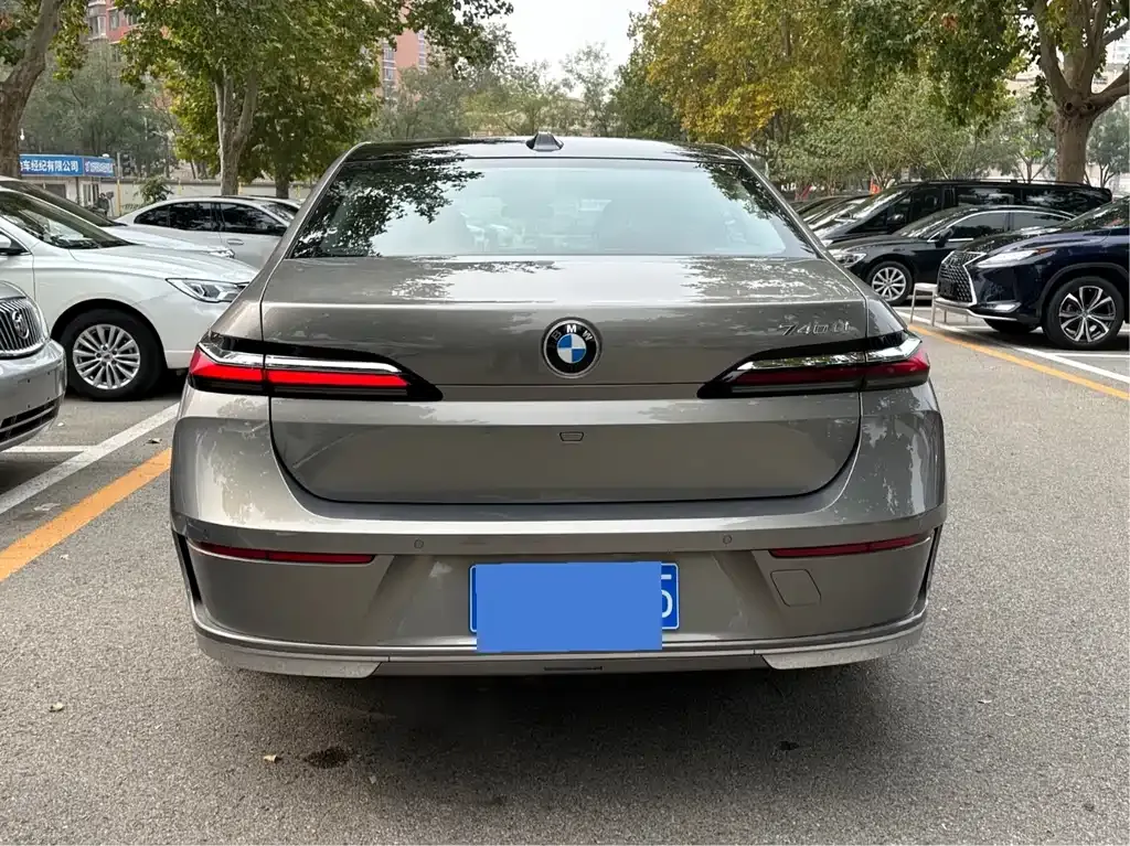 BMW 7 Series 2023 из CN, фото 5