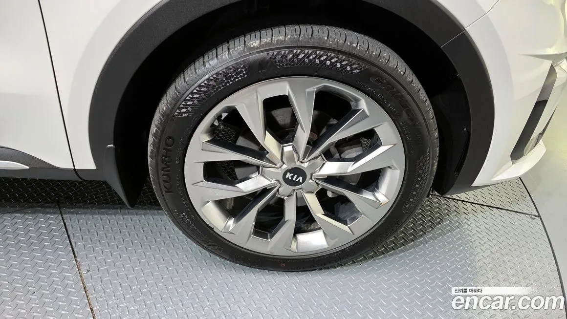 Kia Sorento — фото 5