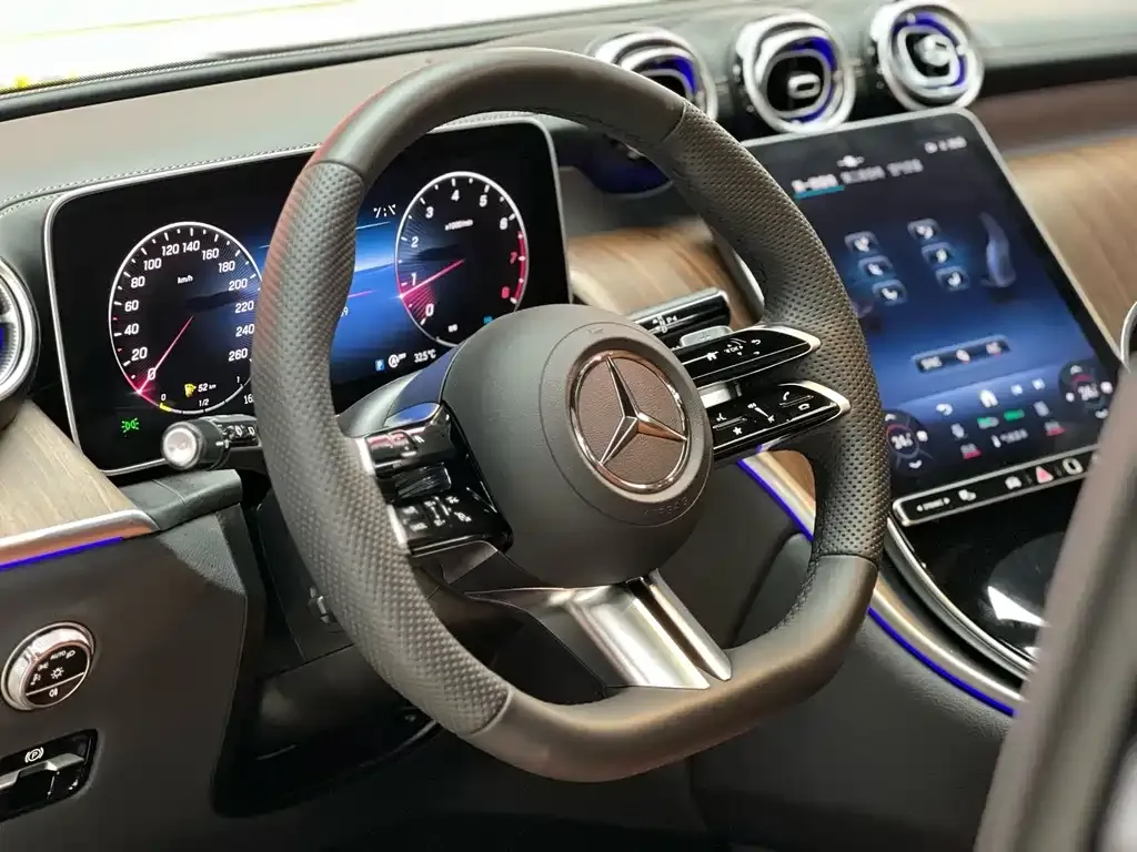 Mercedes-Benz GLC — фото 7