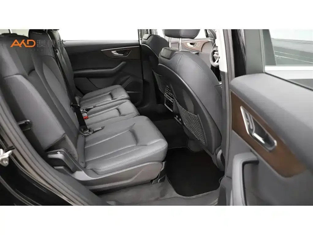 Audi Q7 2024 из CN, фото 8