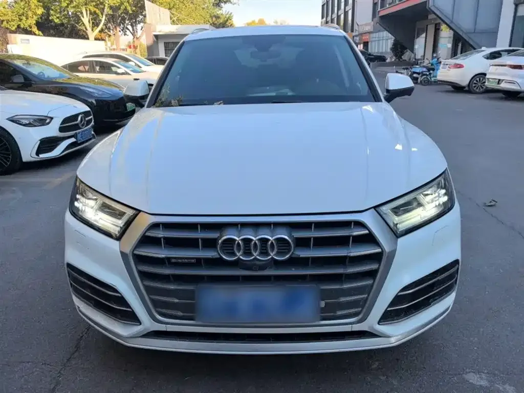 Audi Q5L 2021 из CN, фото 3