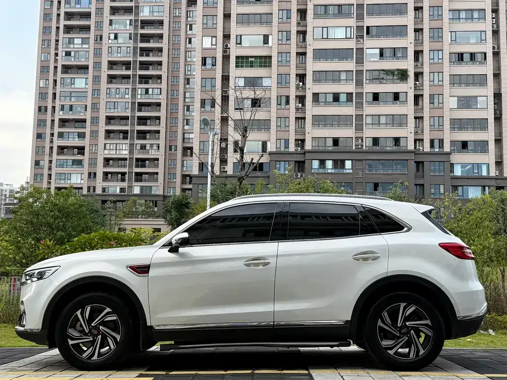Hongqi HS5 — фото 2