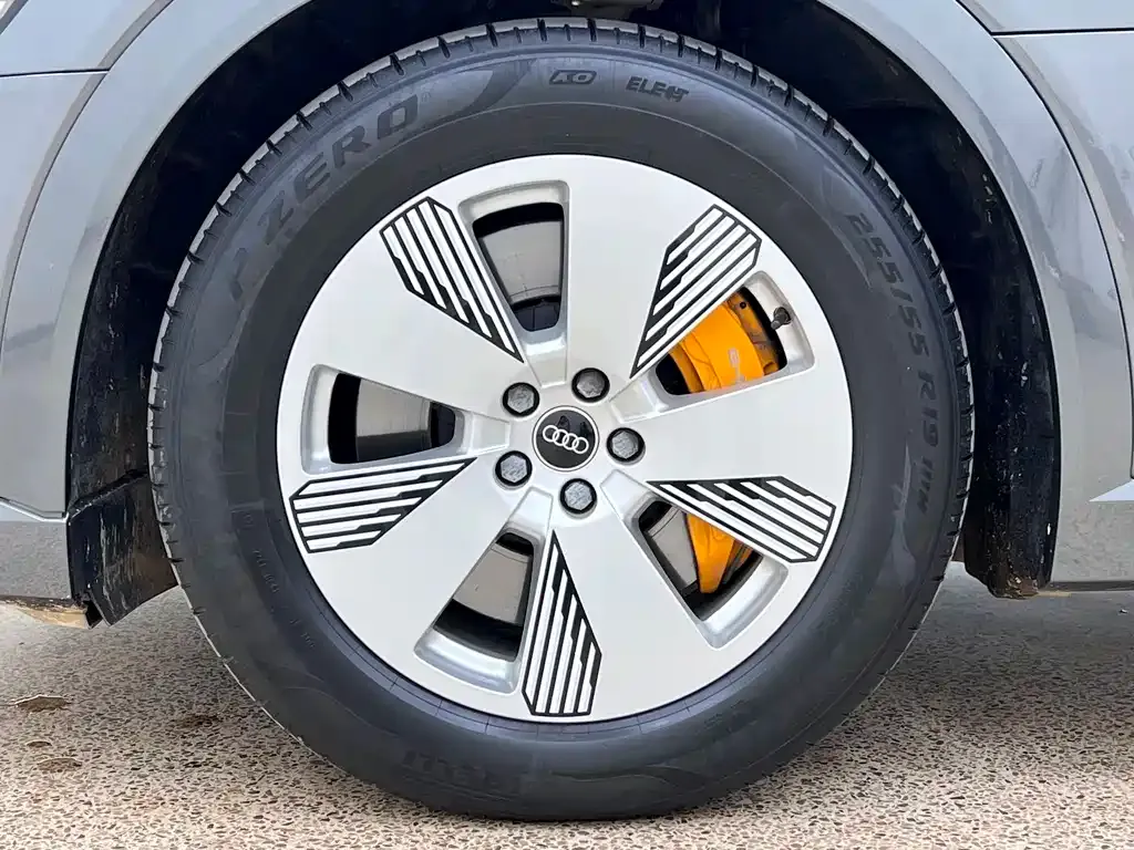 Audi e-tron 2023 из CN, фото 4