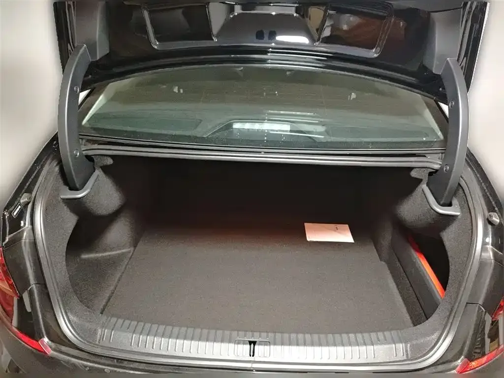 Volkswagen Passat — фото 10