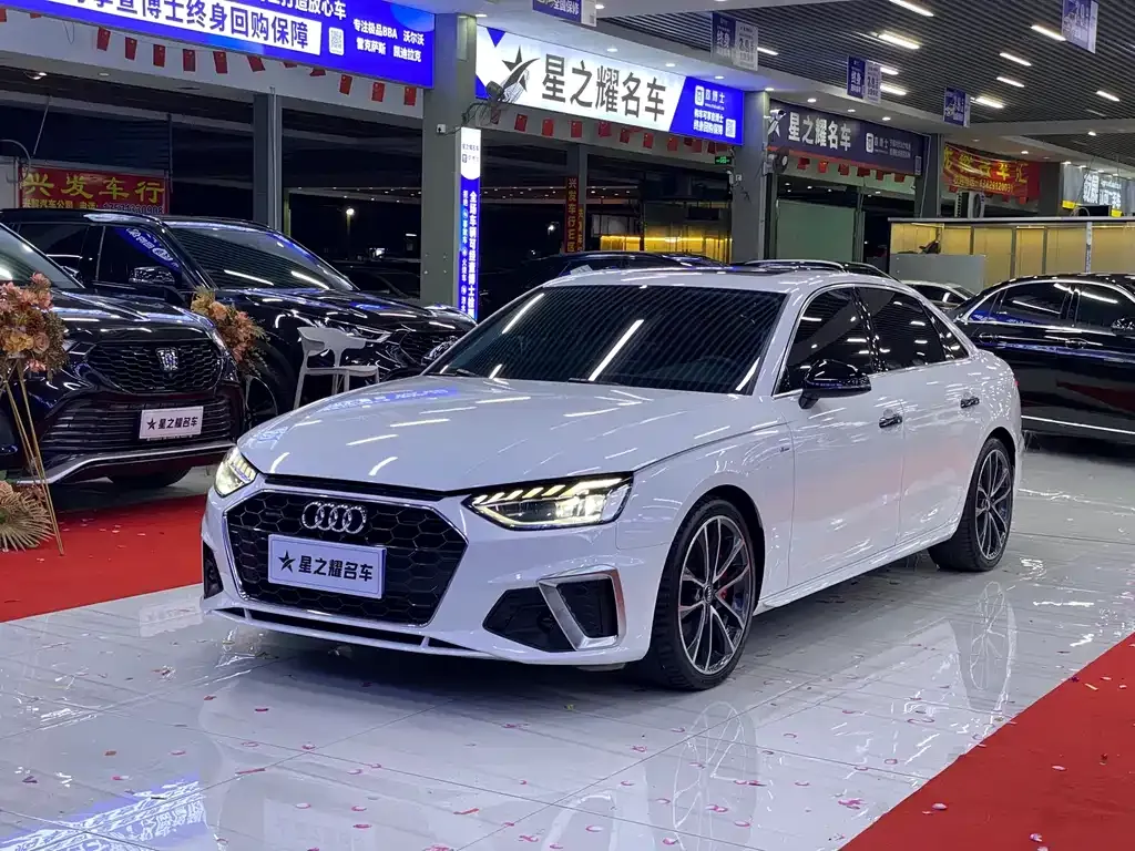 Audi A4L 2022 из CN, фото 1