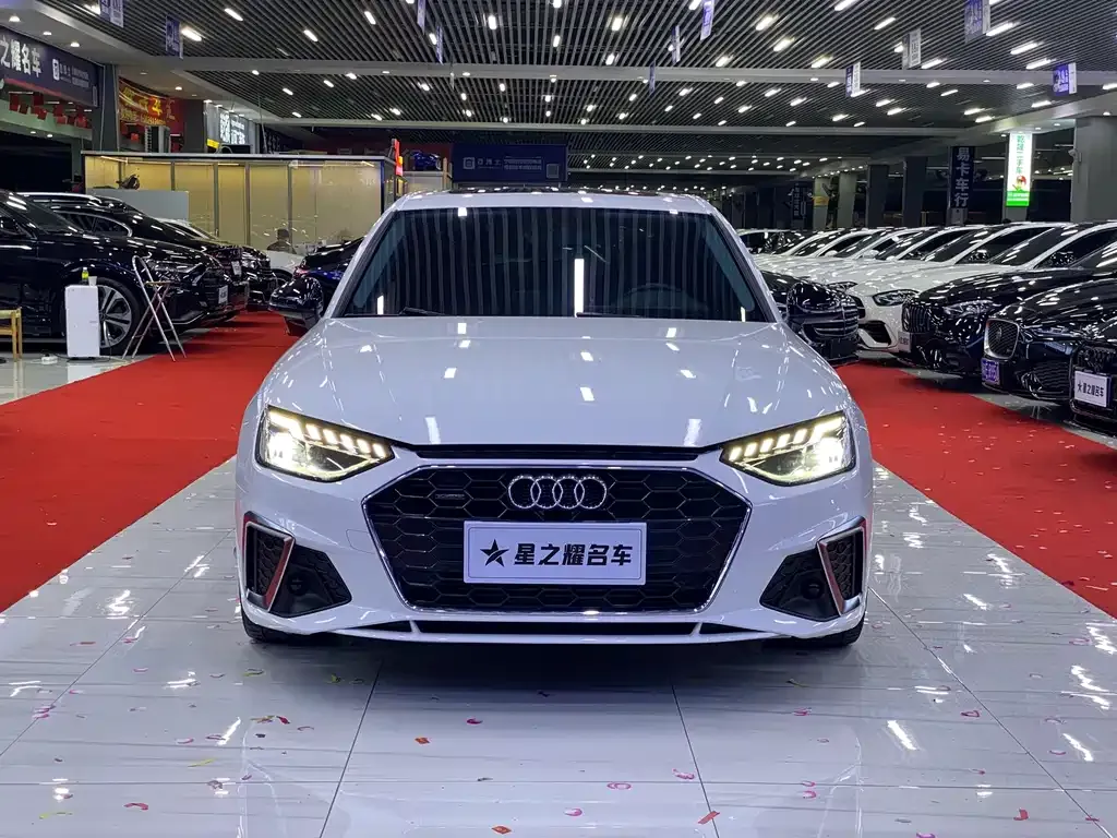 Audi A4L 2022 из CN, фото 3