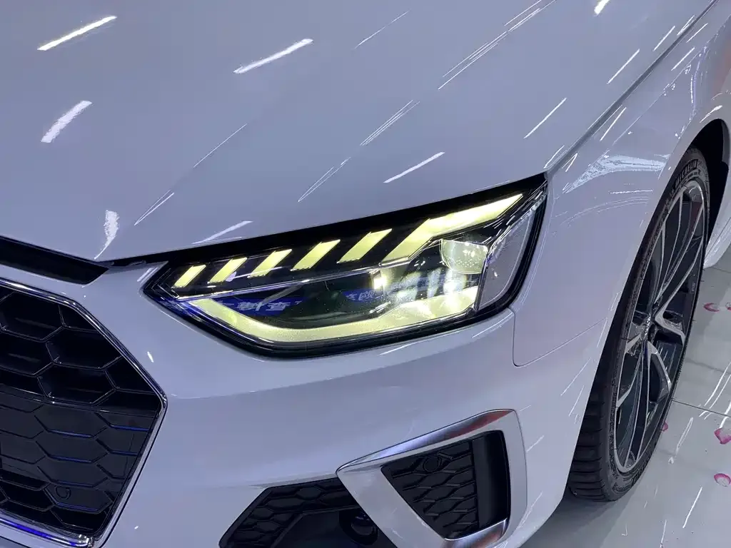 Audi A4L 2022 из CN, фото 6