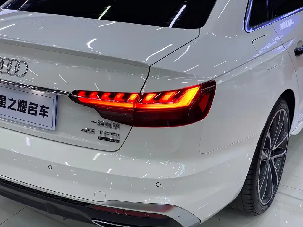 Audi A4L 2022 из CN, фото 7