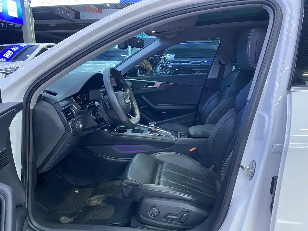 Audi A4L 2022 из CN, фото 9