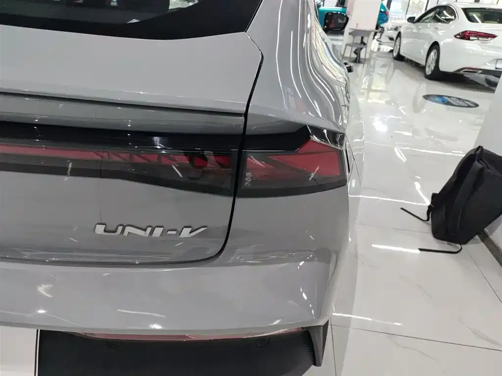 Changan UNI-V 2022 из CN, фото 8