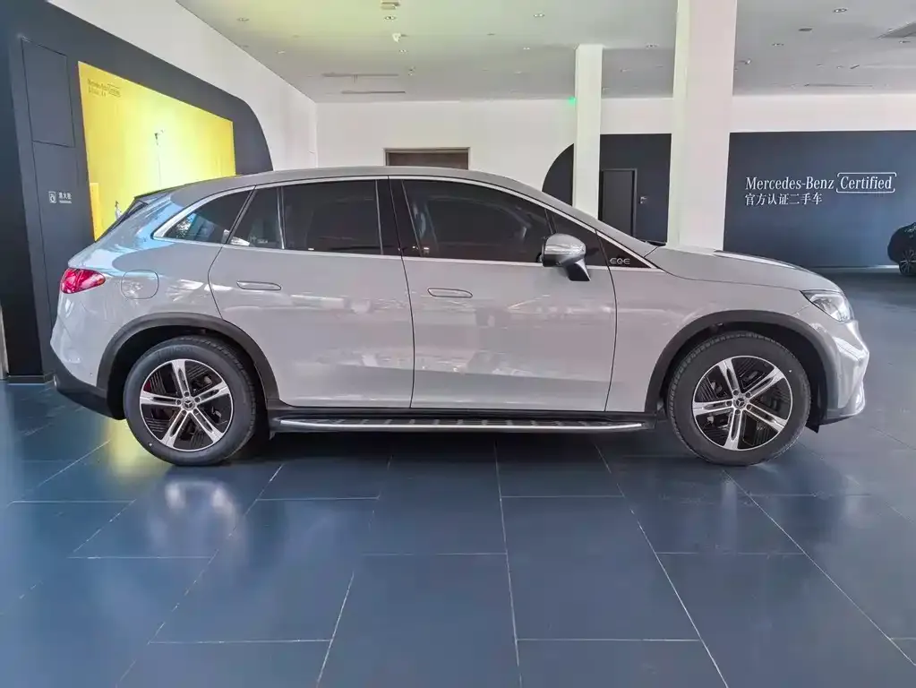 Mercedes-Benz EQE SUV — фото 3