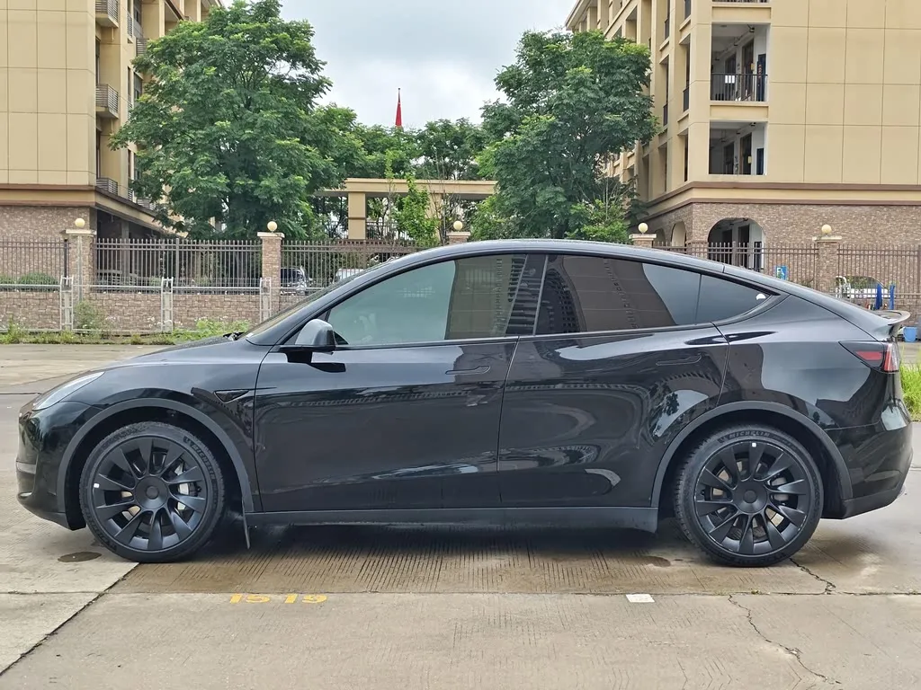 Tesla Model Y — фото 7
