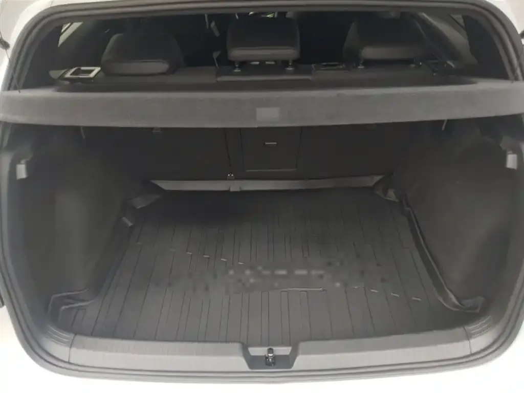 Volkswagen Golf 2023 из CN, фото 10