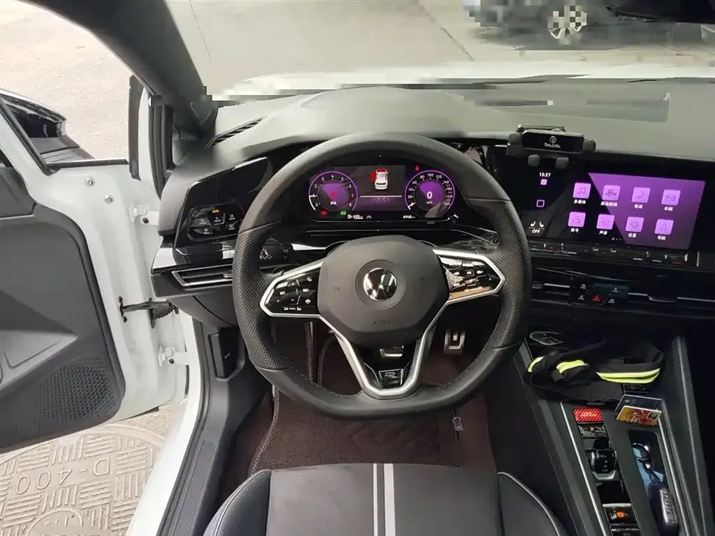 Volkswagen Golf 2023 из CN, фото 3