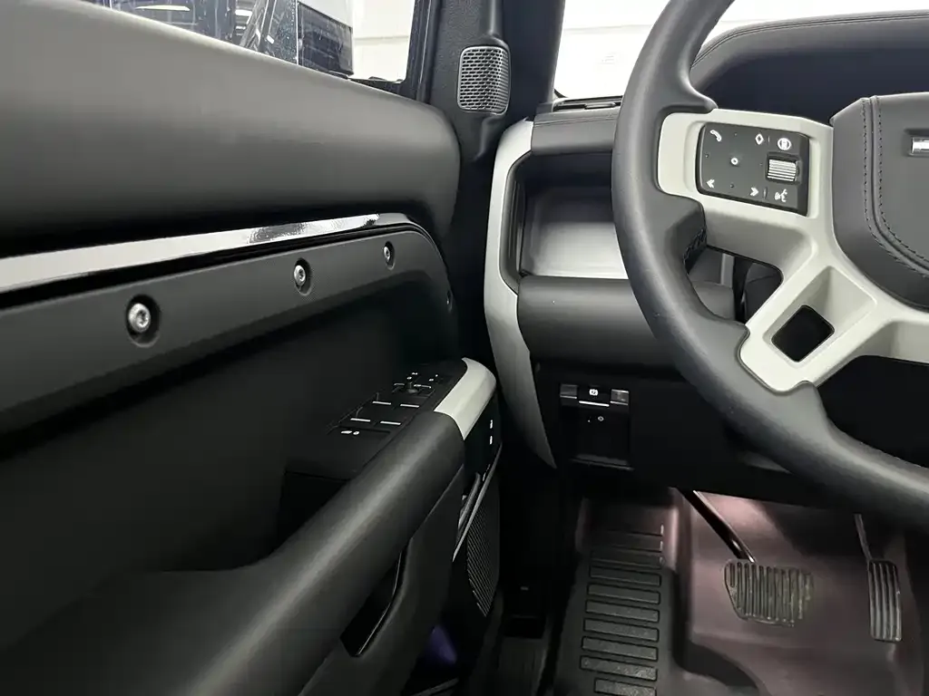 Land Rover Defender 2024 из CN, фото 9