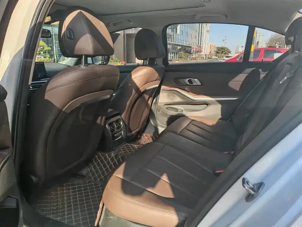 BMW 3 Series 2023 из CN, фото 5