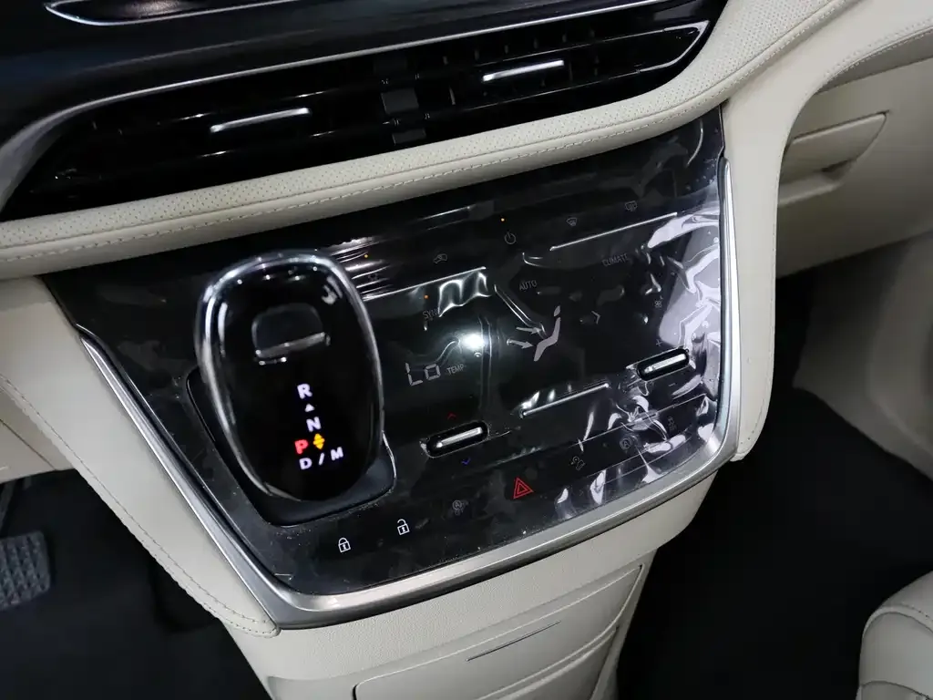 Buick GL8 2022 из CN, фото 10