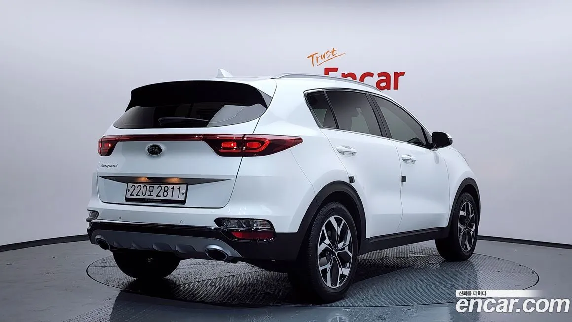 Kia Sportage 2021 из KR, фото 2