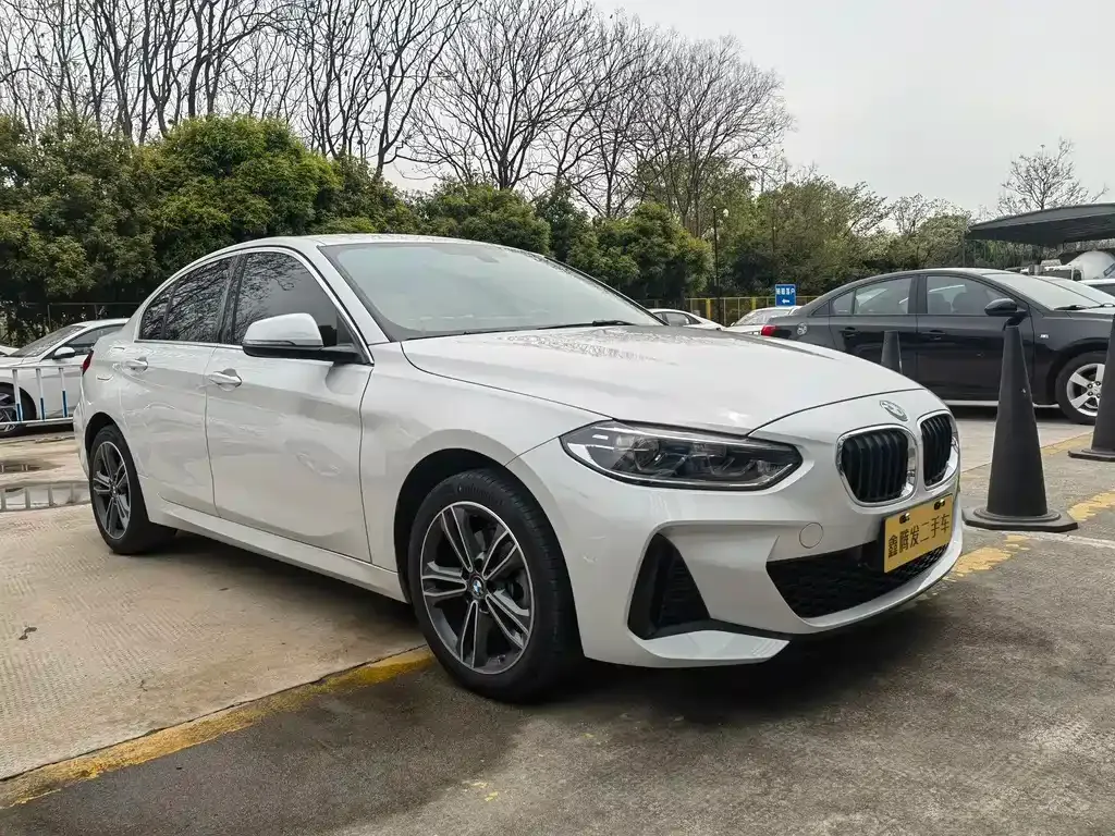 BMW 1 Series 2023 из CN, фото 3
