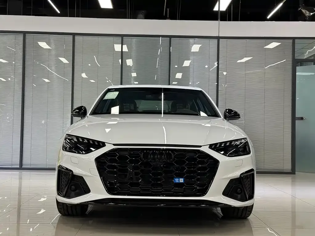 Audi A4L 2025 из CN, фото 2