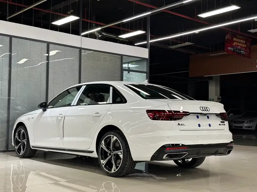 Audi A4L 2025 из CN, фото 4