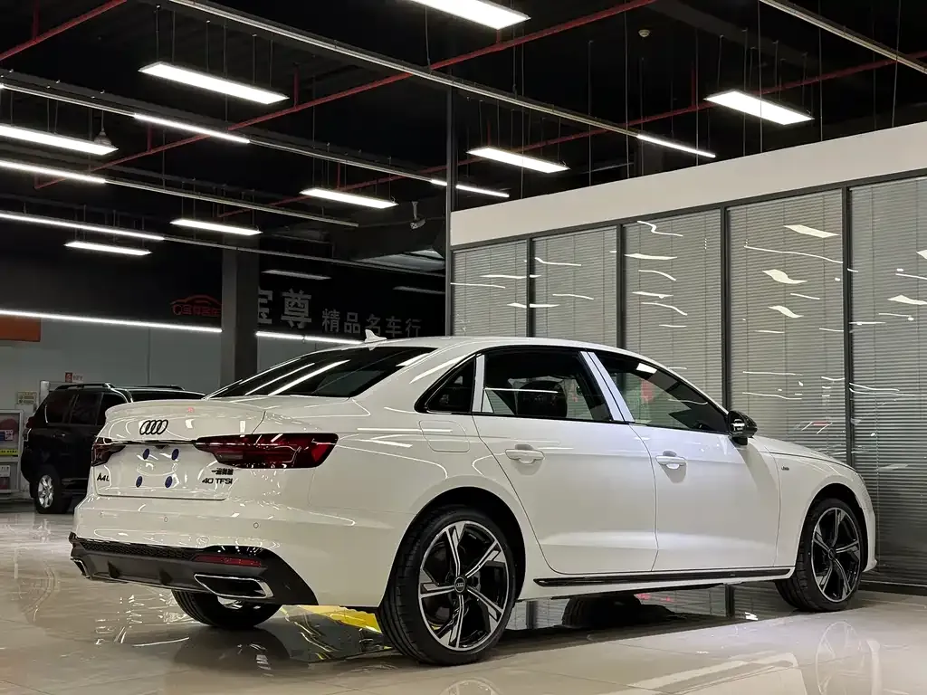 Audi A4L 2025 из CN, фото 5