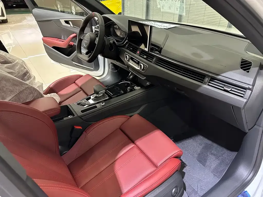 Audi A4L 2025 из CN, фото 8