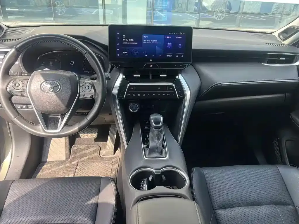 Toyota Harrier — фото 10
