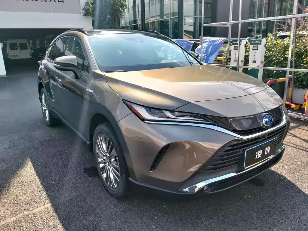 Toyota Harrier — фото 3