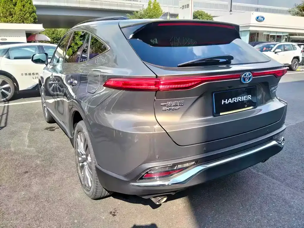 Toyota Harrier — фото 6
