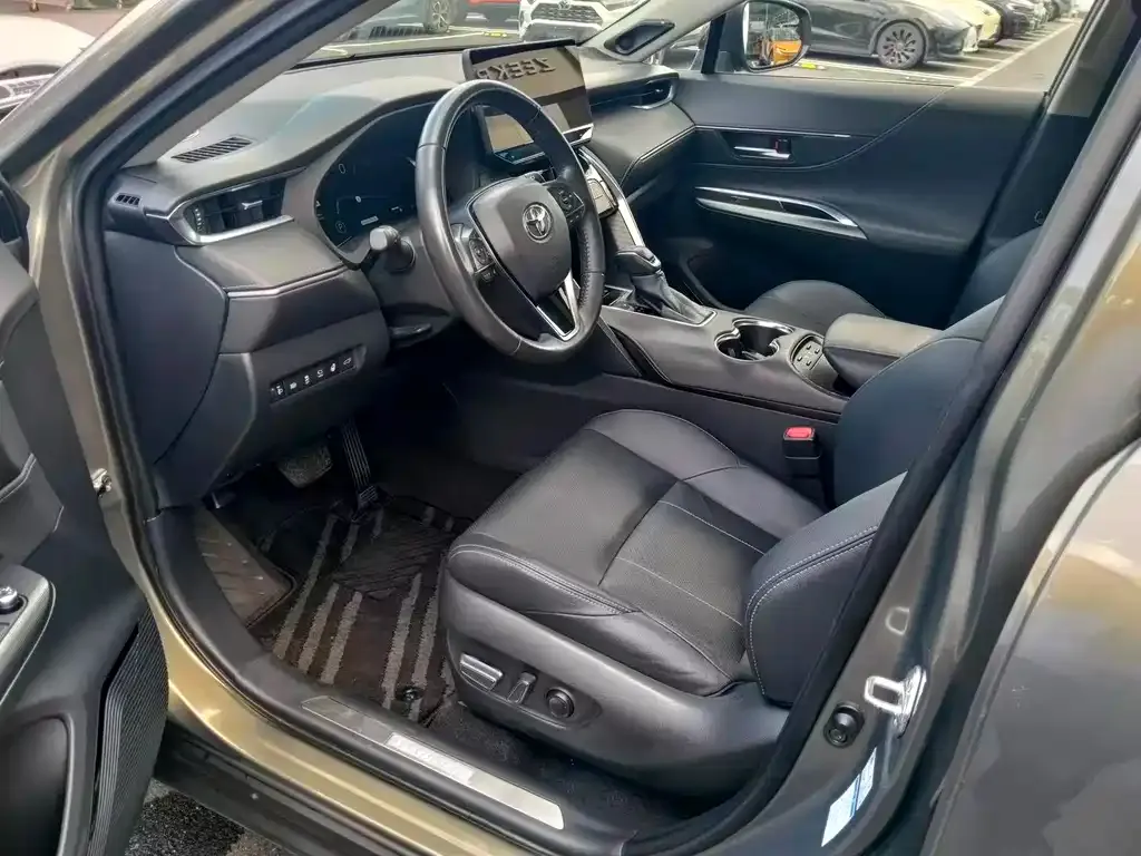 Toyota Harrier — фото 7