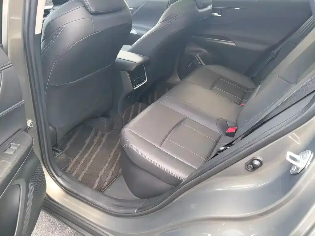 Toyota Harrier — фото 8