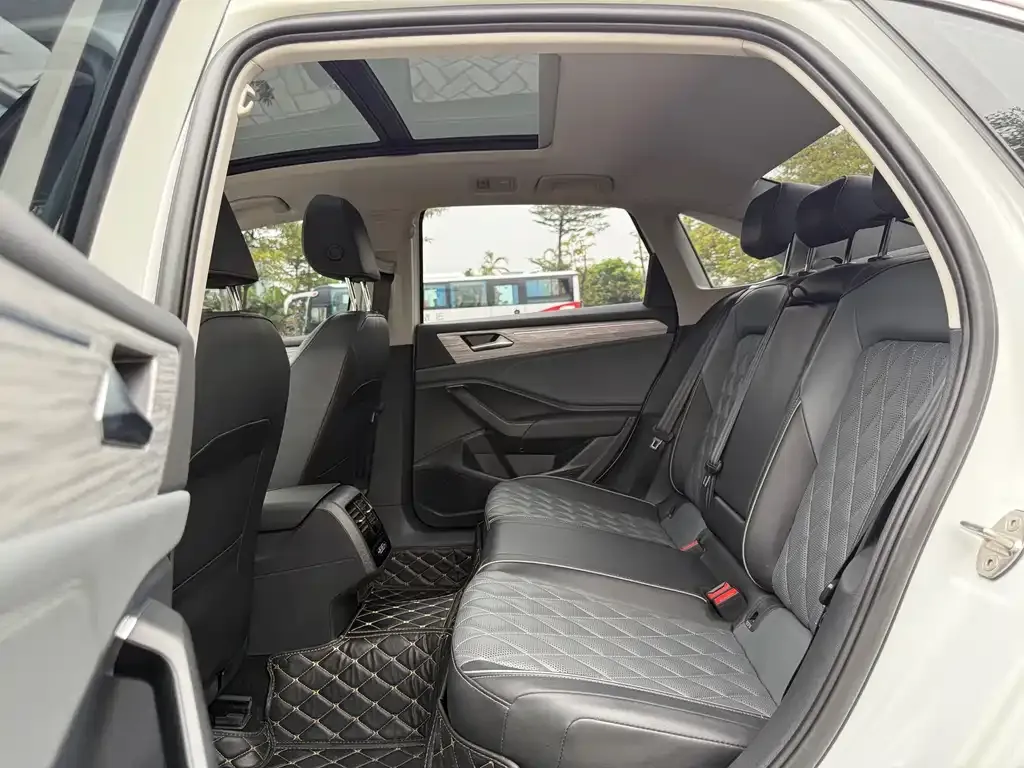 Volkswagen Sagitar 2023 из CN, фото 8