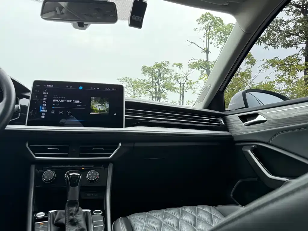 Volkswagen Sagitar 2023 из CN, фото 9