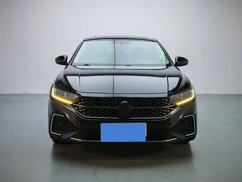 Volkswagen Passat 2021 из CN, фото 2