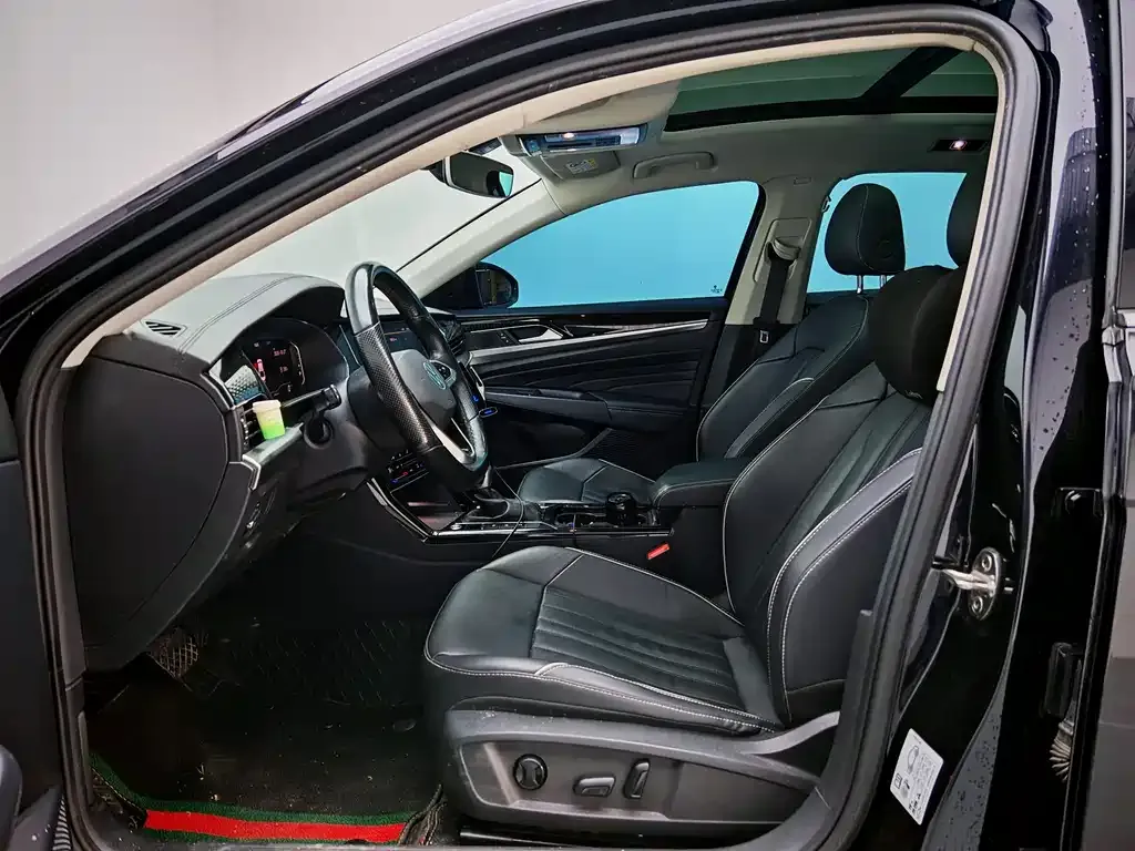 Volkswagen Passat 2021 из CN, фото 7