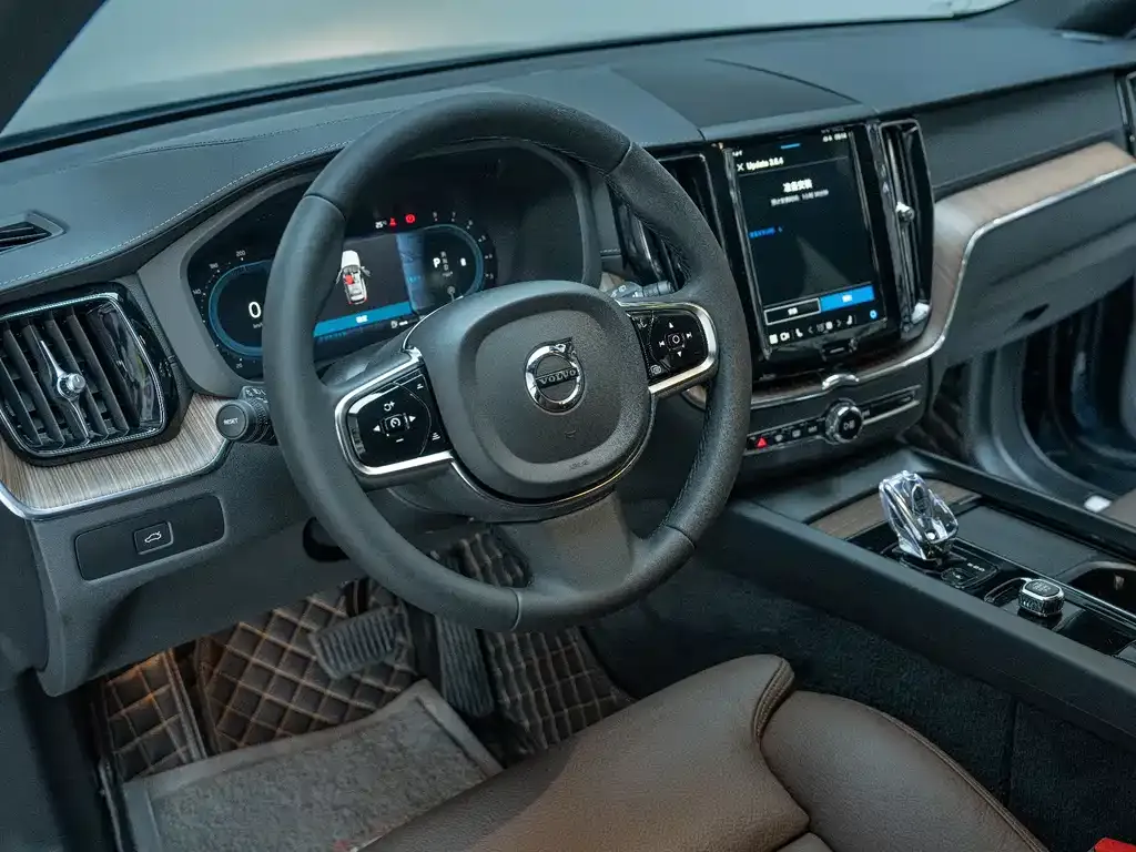Volvo XC60 2024 из CN, фото 8