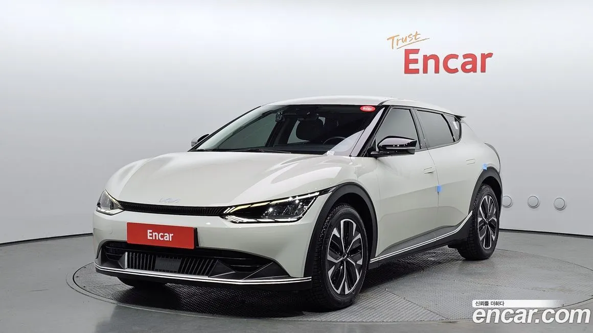 Kia EV6 — фото 1