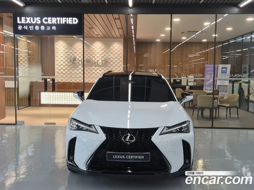 Lexus UX — фото 3