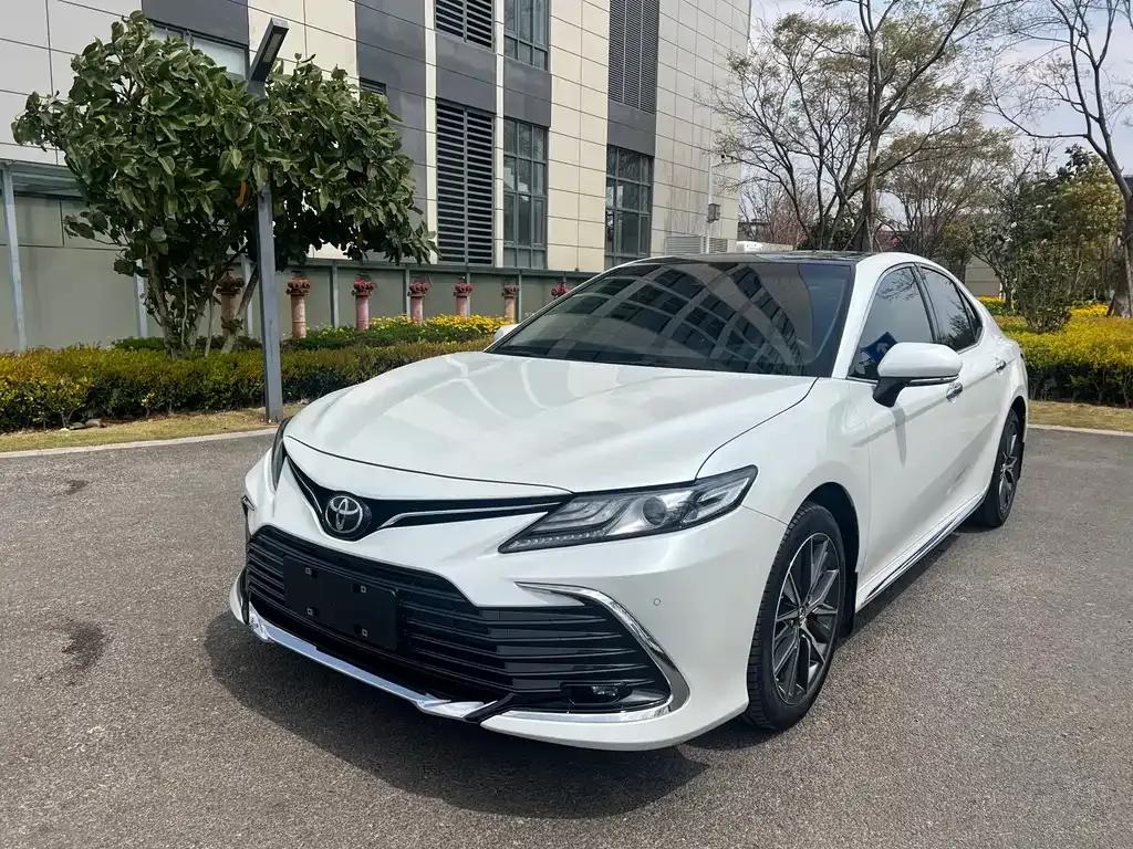 Toyota Camry 2023 из CN, фото 1