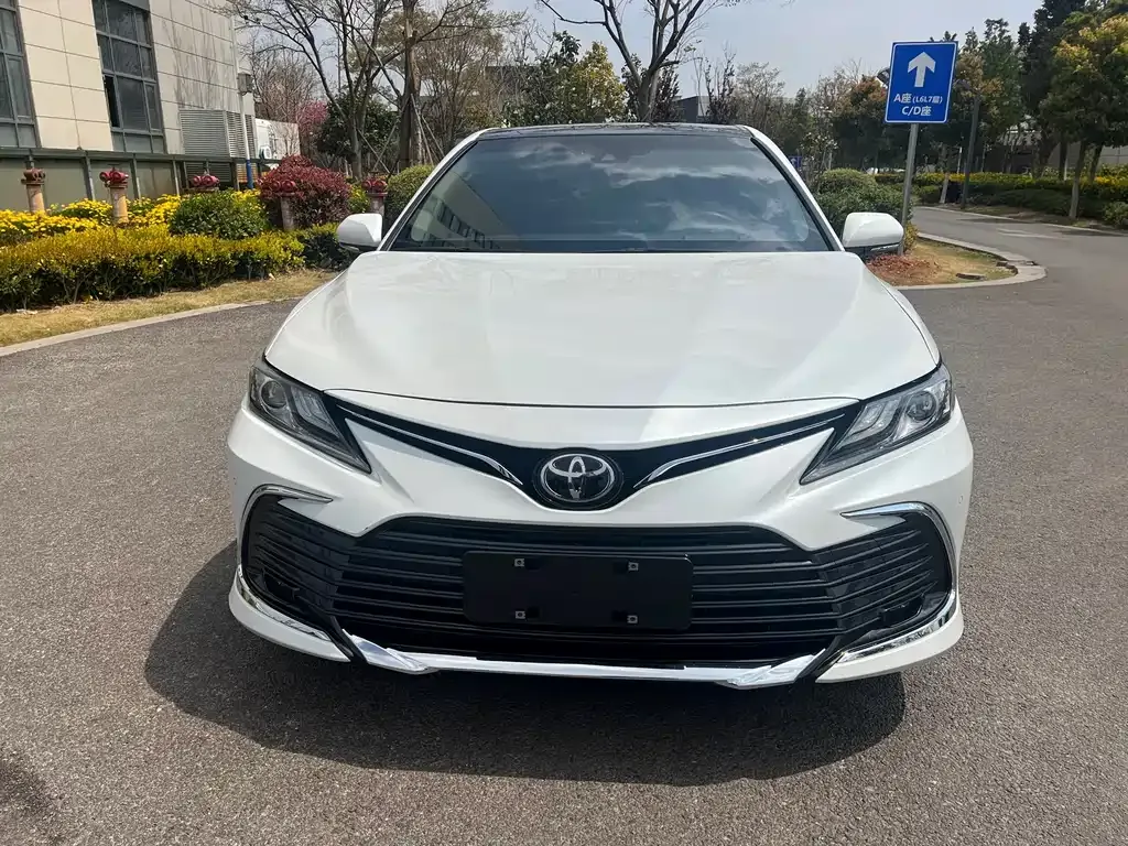 Toyota Camry 2023 из CN, фото 2