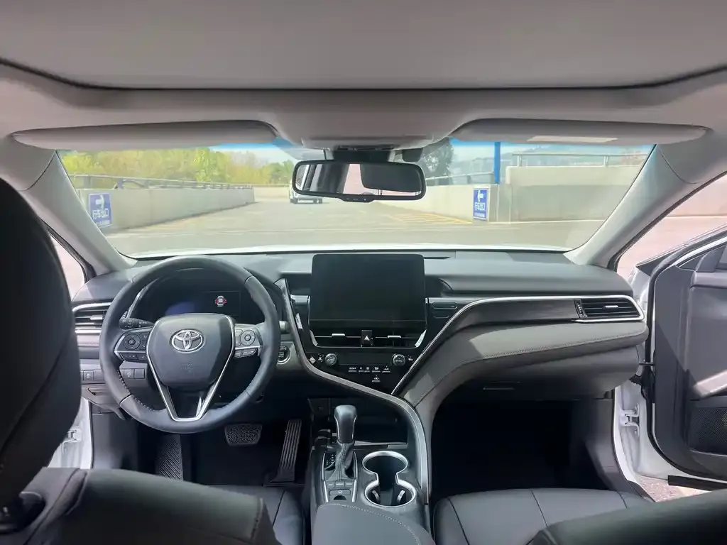 Toyota Camry 2023 из CN, фото 5